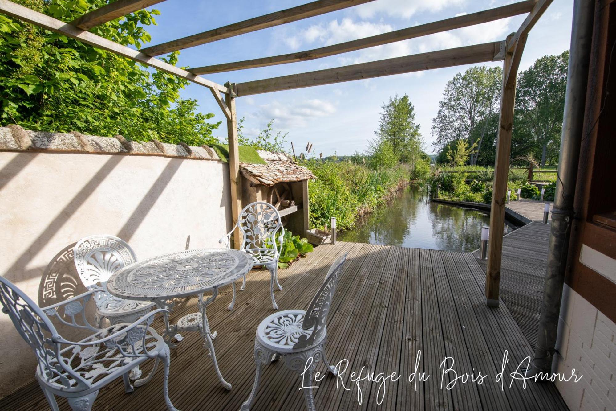 Le Refuge Du Bois D'amour Arnieres-sur-Iton